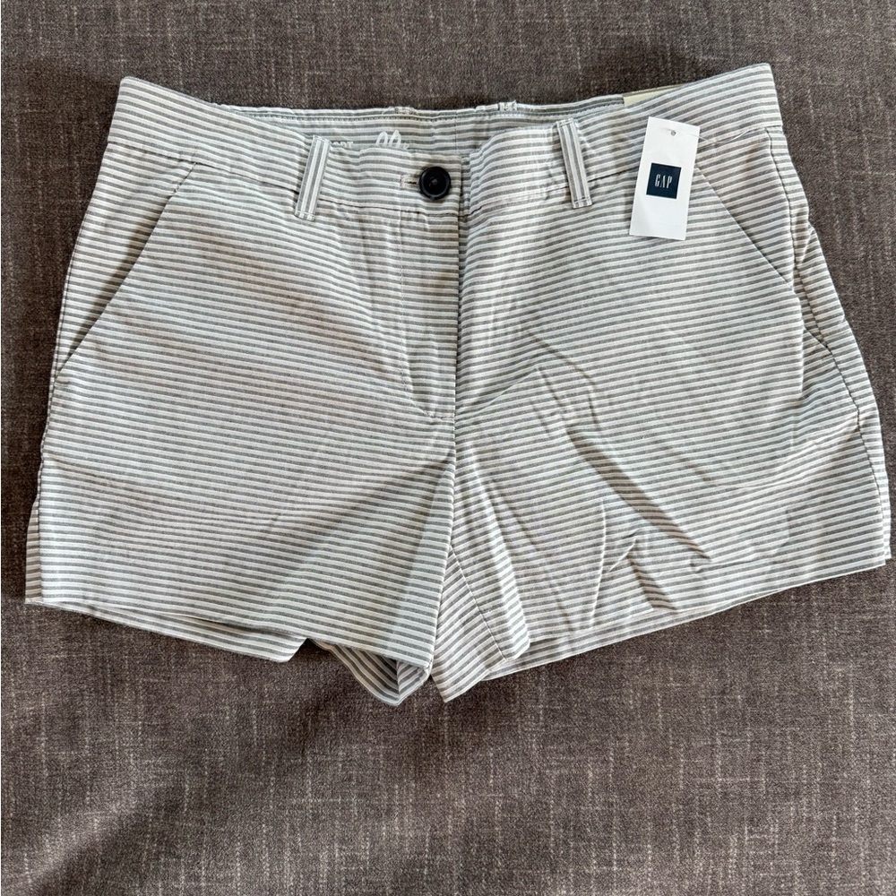 NWT GAP Women's Striped Gray Shorts